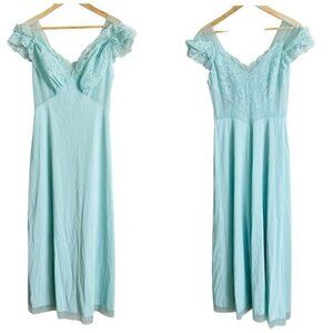 Vintage 1970’s Vanity Fair teal pale Blue Slip Dress Size 36 Small With Lace